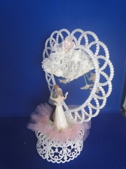 New Vintage Traditions Wedding Caketop Bride/Groom, white heart arch, pink #128P