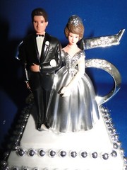 New Elegant 25th Wedding Anniversary caketop with Bride & Groom in Silver #34