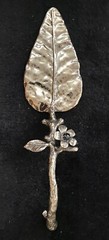 Bombay Company 2000’s Silver Color Woodsy Leaf Floral Cake Pie Server