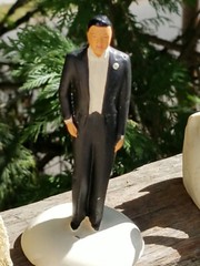 2 PAIRS VINTAGE 1947 WEDDING CAKE TOPPERS BRIDE / GROOM COAST NOVELTY CHALKWARE