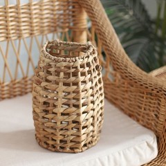 Wall Mounted Woven Straw Basket for Flowers Handheld Hanging Vase Decor
