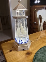Acrylic LED & Water Spinning Lighthouse BO, Light up, 3AA Battery not Included.