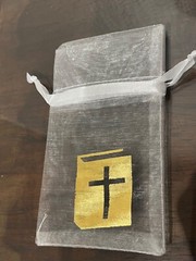 WHITE ORGANZA GIFT BAGS RELIGIOUS CROSS FAVOR BAGS Wedding Baptism Communion NEW