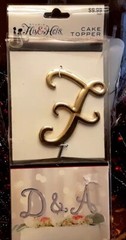 WEDDING CAKE TOPPER MONOGRAM LETTER «F» BY STUDIO HIS & HERS – GOLD