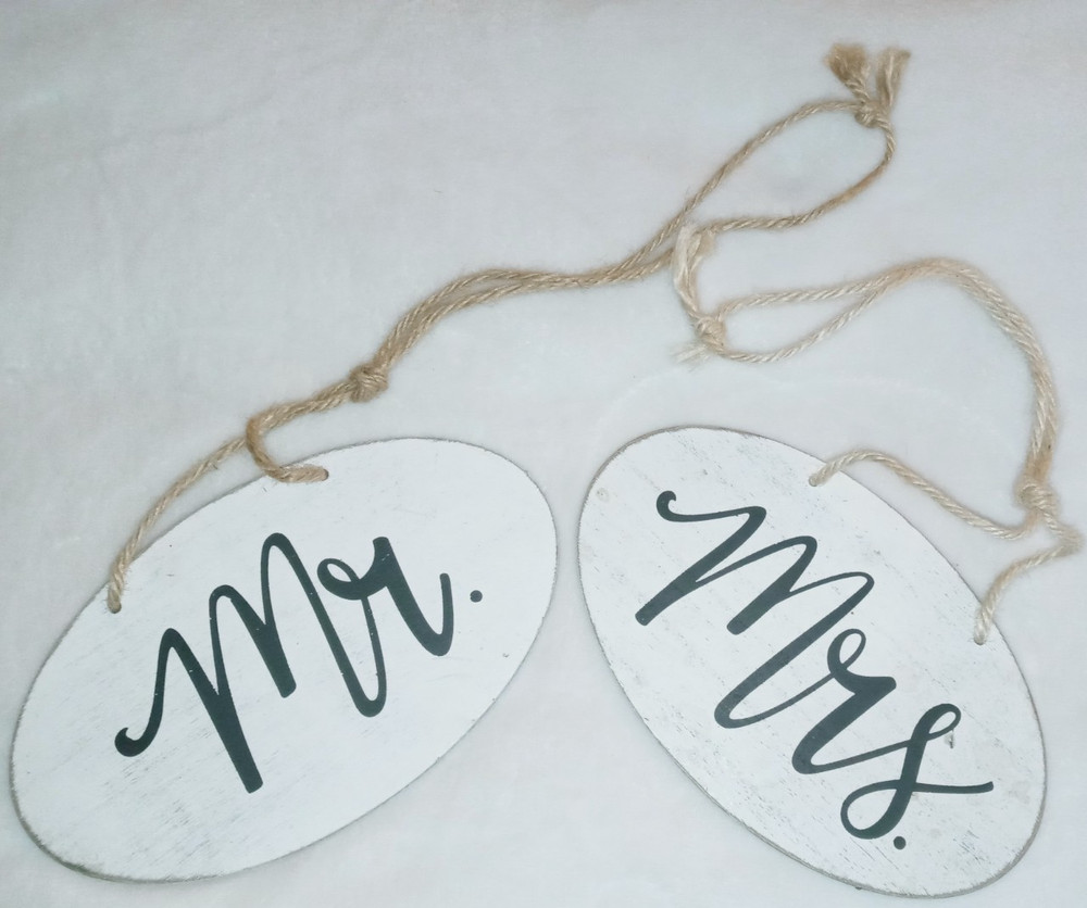 lot 2pcs STUDIO HIS & HERS Chair Signs 9.7 x 5.8 x 3/16″ Pressed Cardboard