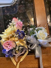 Womens corsages (Lot of 2)