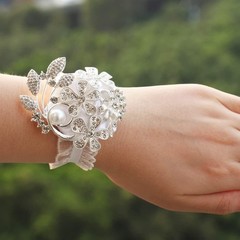 Wrist Corsage with Peal and Rhinestone Corsage and Boutonniere Set for Weddin…