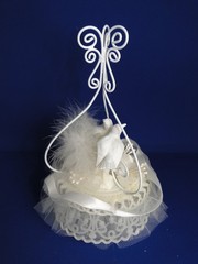 New Vintage Wilton Happiness Ornament Wedding Cake Top, # 103-452