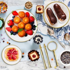 Stylish 3-Tier Dessert Tower Tray with Round Gold Edges – Lightweight & Durable