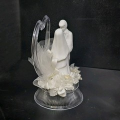 Wilton 1983 Porcelain Wedding Cake Topper 201-1473 White Groom Bride Heart Tule