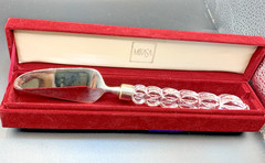 Mikasa 9 1/2″ Silver Plate Cake Server W/ Crystal Handle W/Box Wedding Pie