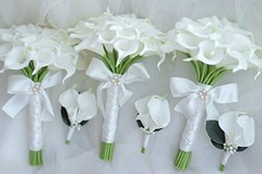 IFFO Bride Holding Flowers, high Simulation pu Calla Lily Bouquet, and Never …