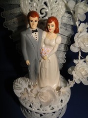 New Vintage Traditions Wedding Caketop Bride & Groom with oval elegant back #181