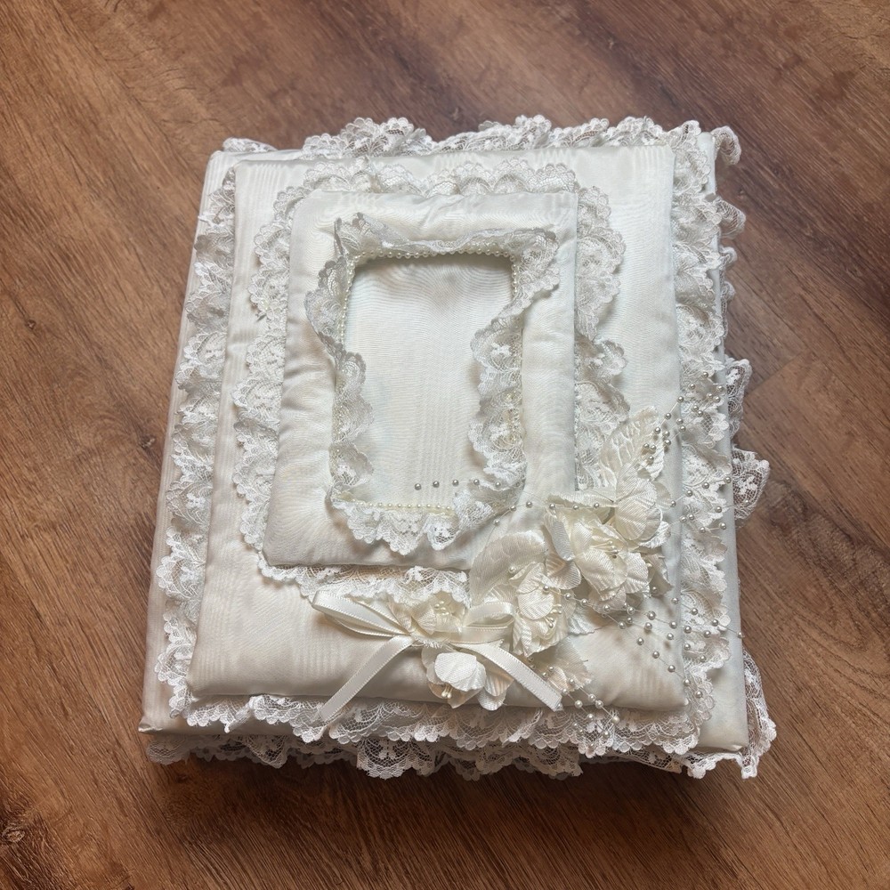 VINTAGE 1980’S WHITE PADDED HANDMADE WEDDING ALBUM LACE PEARL BEADS FLORAL