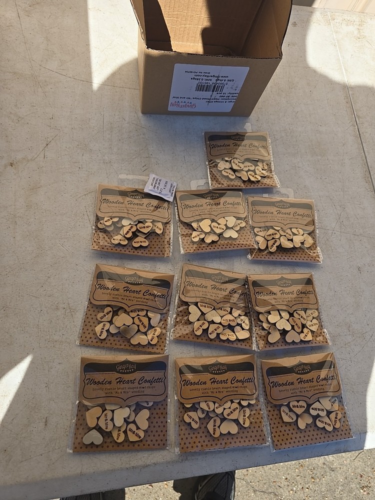 10 Pk Ginger Ray Wooden Heart Confetti Mr& Mrs