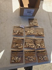10 Pk Ginger Ray Wooden Heart Confetti Mr& Mrs
