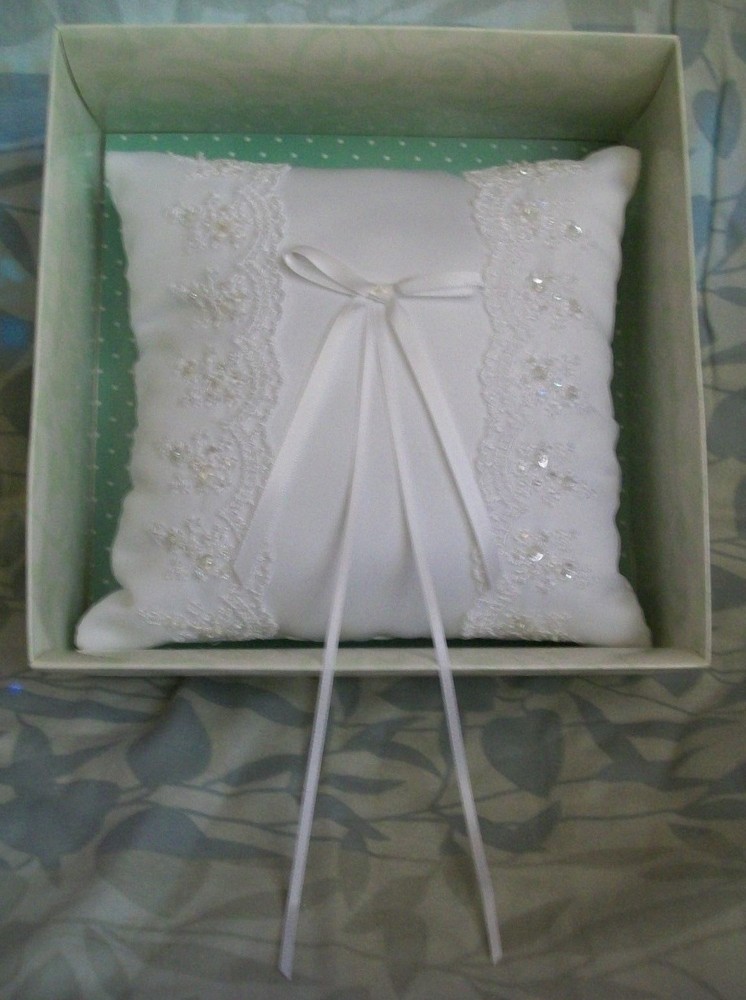 C. R. GIBSON WHITE RING BEARER PILLOW WEDDING COLLECTIONS LACE RIBBONS SEQUINS