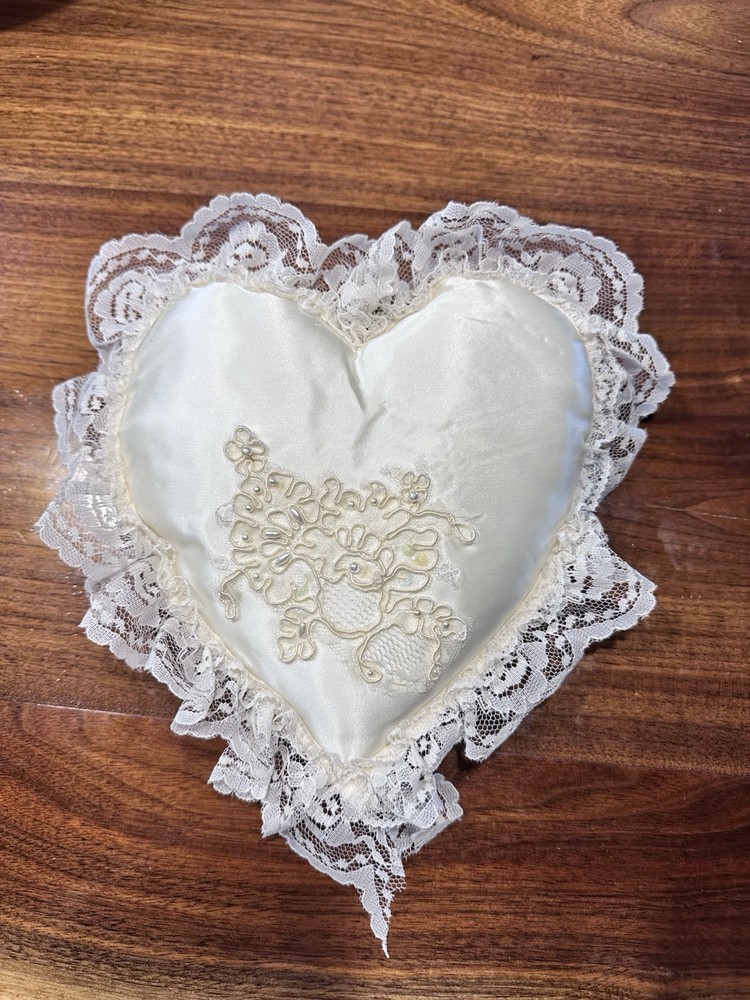 Off-White Heart Shaped Ring Bearer Pillow Hand Made 1996 Vintage