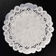 100 – 6″ White FRENCH LACE Paper Doilies || White Paper Lace Doily
