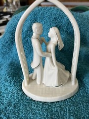 2001 Lenox Bride & Groom First Dance Cake Topper Wedding Promises Lightweight