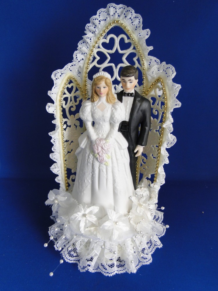 New Vintage Elegant Chapel Window Porcelain Bride & Groom Wedding caketop #392