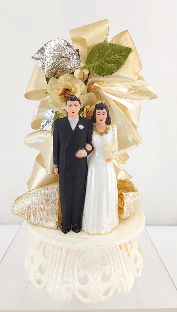 1950’s Wedding Cake Topper Bride & Groom Ribbon Leaves on Plastic Stand