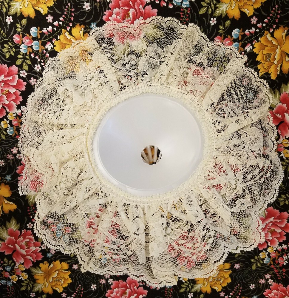 Lot of 6 Vintage Darice Wedding Bridal Flower Bouquet 9-1/2″ Cream Lace Collar
