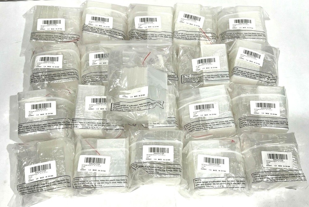 48 Pieces Acrylic Place Name Cards Holders For Tabletop 3.54″ x 1.97″ (20-Pakcs)