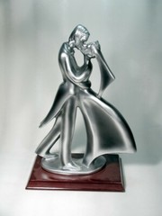 Awesome Metal Dancing Bride Groom 12″ Herco Wedding Cake top on wood base NM
