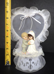 Precious Moments 10″ Wedding Cake Topper White Heart Beads Flowers Tulle Accents