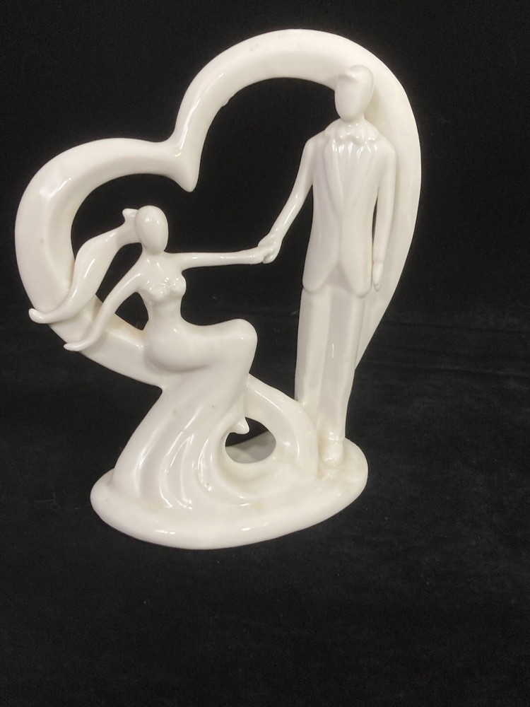 «Take My Hand» Romantic Bride & Groom Heart Porcelain Wedding Cake Topper Statue