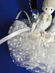 New Precious Moments Bride and Groom Wedding Cake Top / open Heart Mirror #367