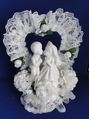 New Elegant Wedding Caketop with White ceramic Bride & Groom, lacy heart #110