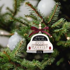 Wood Just Married Ornament 2026 Wedding Gift for Couples Bride Newlyweds