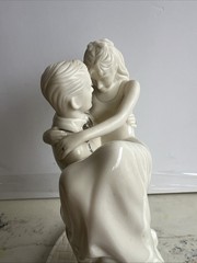 New LENOX Fine Bone China Wedding Promises Coll SWEPT AWAY 9 1/2″h Cake Topper