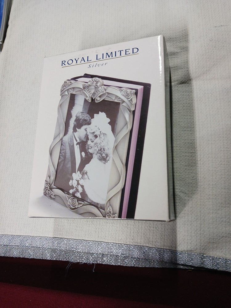 Vintage Royal Limited «Silver» Mini Wedding Album. New In Box