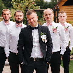 12 Pcs White Rose Bridesmaid Bouquets & Groomsmen Boutonnieres Set