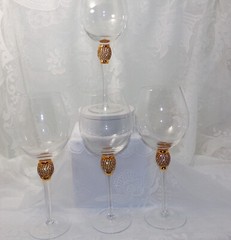 Set of 4 Wine glasses , Gold Crystal diamond Ball on The stem & Clear Trim.