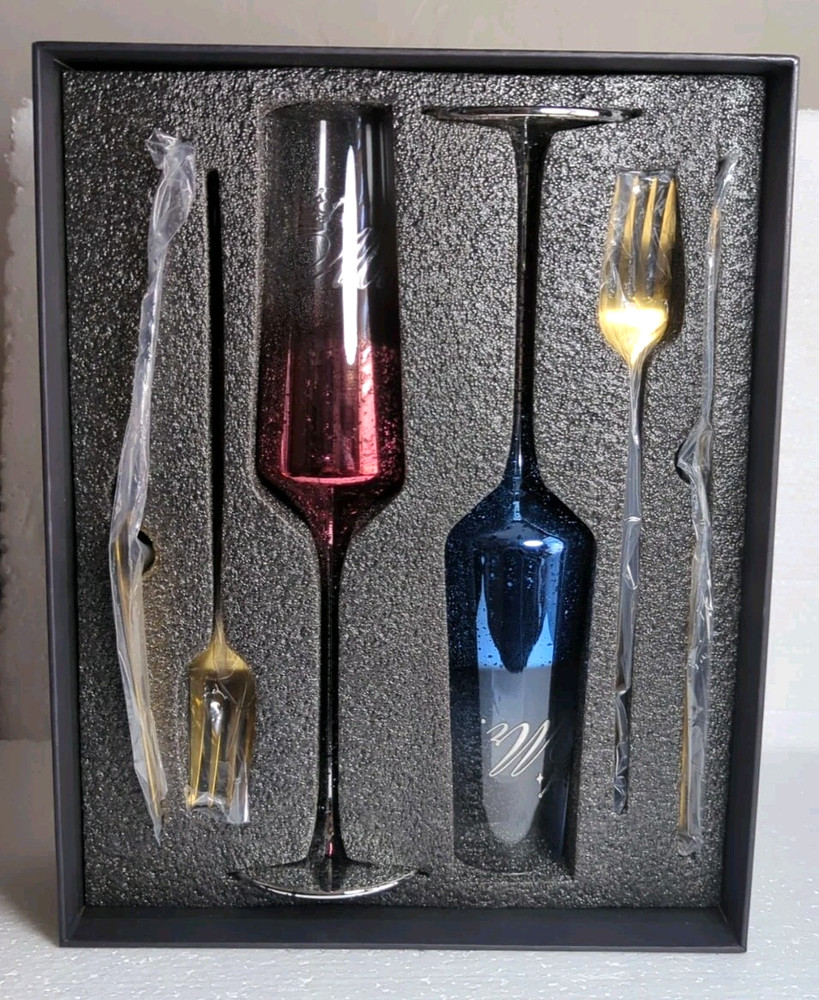 Mr and Mrs Wedding Cake Cutting Set & Champagne Flutes – 6pc Gold Gift Set NEW