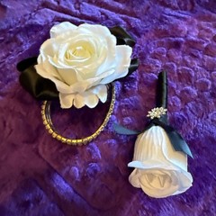 Black And White Trust Corsage & Boutonniere Set