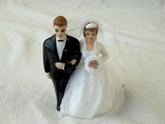 Vintage Wilton Chicago Wedding Cake Topper Bridal Couple Netting Bisque Matte