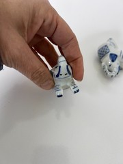 Vtg Blue White Porcelain Elephant Salt Pepper Shakers 2″ x 1.5″