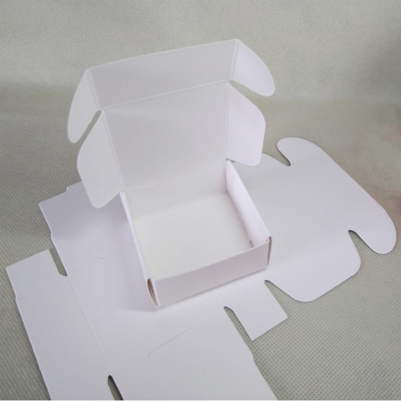 50 White Favour Boxes Birthday Wedding Bomboniere Party Favor Boxes 9.5×9.5x3cm