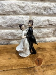 Vintage Porcelain Bride and Groom Cake Topper Figurine Made In Korea wedding
