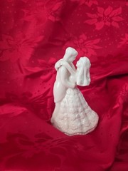Porcelain Bride And Groom First Dance Wedding Cake Topper Keepsake Figurine