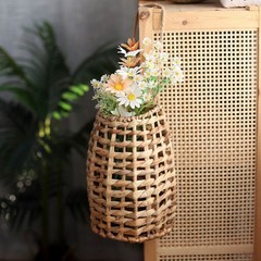 Wall Mounted Woven Straw Basket for Flowers Handheld Hanging Vase Decor