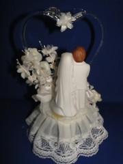 New Elegant Bride & Groom Caketopper with rose floral array & white lace #202