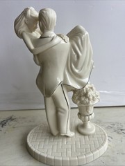 New LENOX Fine Bone China Wedding Promises Coll SWEPT AWAY 9 1/2″h Cake Topper