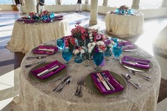 4 wedding tablecloths. bundle. FREE napkins FREE chair sashes.  Complete set