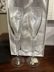 Set Of 2 Crystal Champagne Flutes THINGS REMEMBERED – Made In Poland – Box Incl
